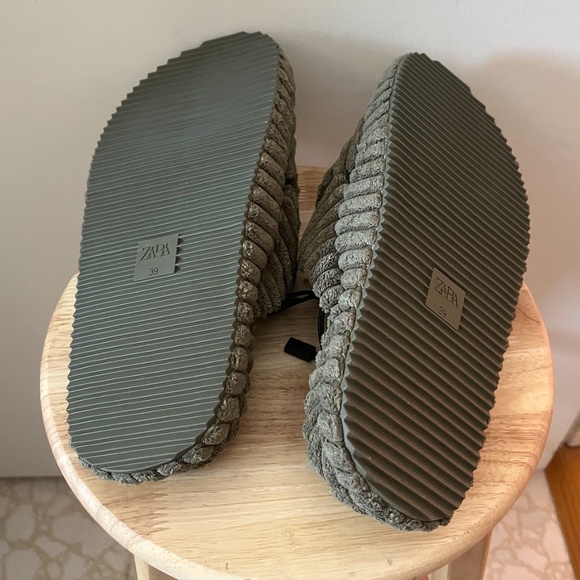Zara khaki green terrycloth flat sandals NWT - Picture 6 of 7